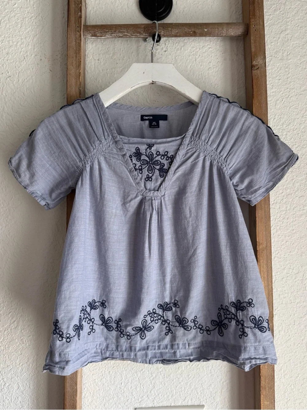 GAP Kids Chambray & Navy Embroidered Boho Peasant Top girls sz: XS or 4/5